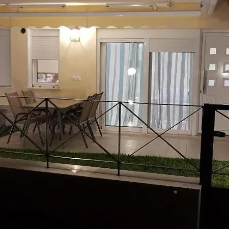 Апартаменты The Ruby Неа-Перамос