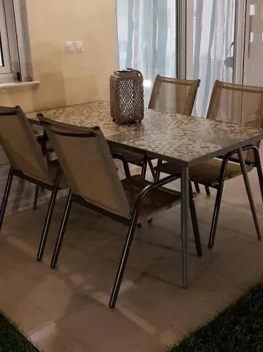 The Ruby * Néa Péramos