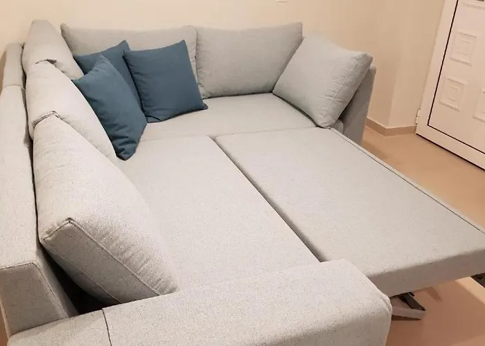 The Ruby Néa Péramos